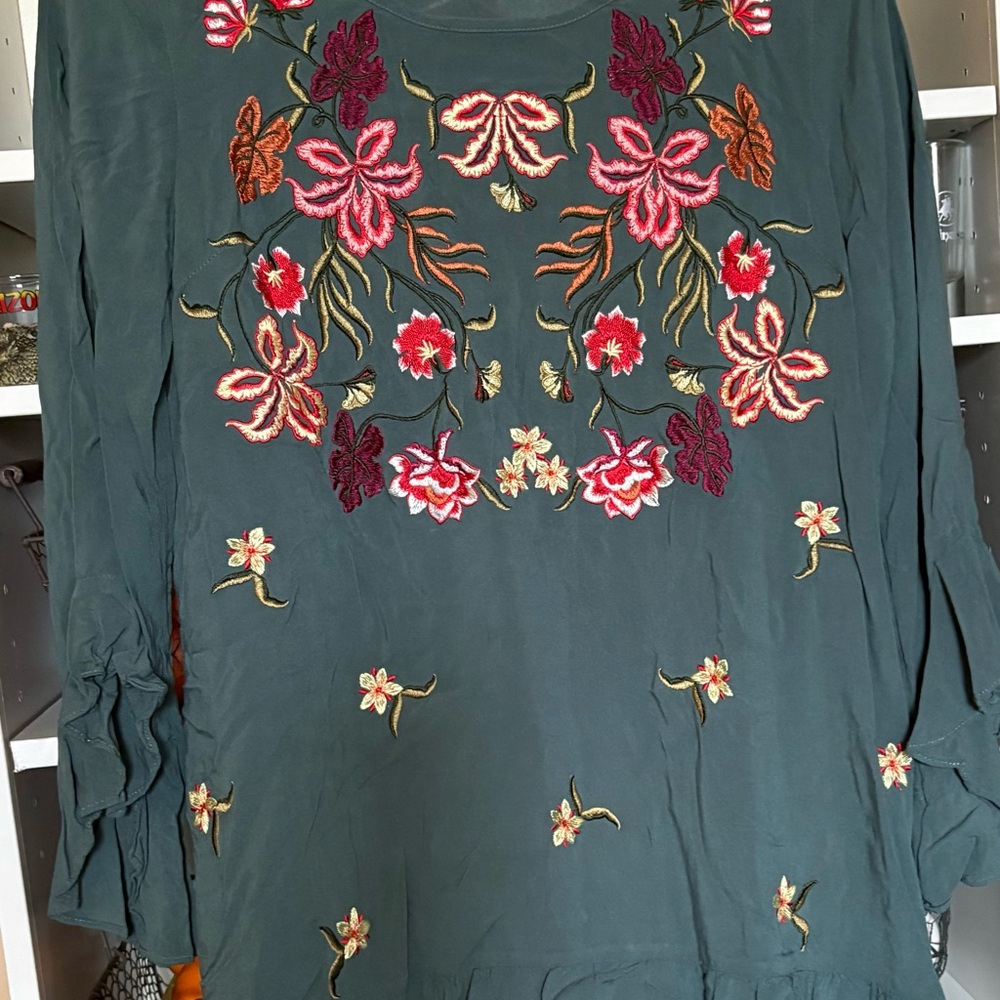 Jodifl Floral Embroidered Green Top